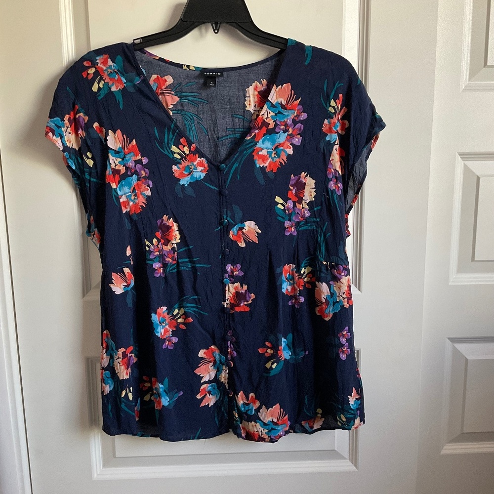 Torrid‎ Navy Blue Floral Button Down Blouse - Size 1X